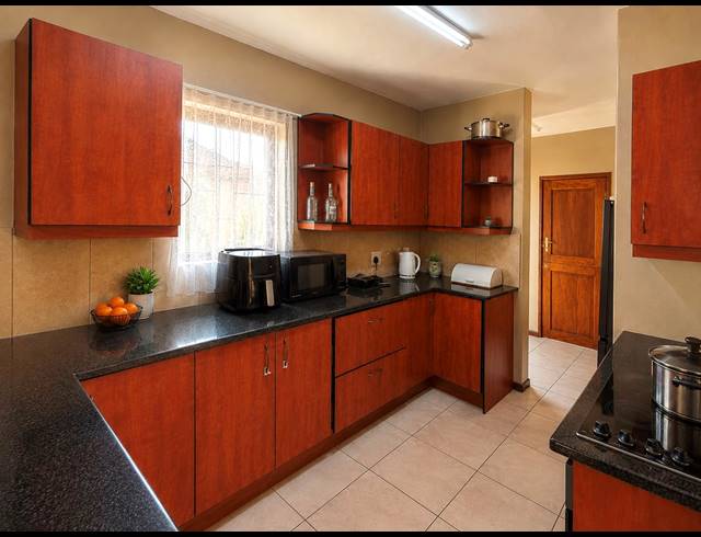 3 BEDROOM HOUSE FOR SALE IN MONAVONI